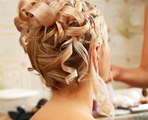 faire un chignon sur cheveux court